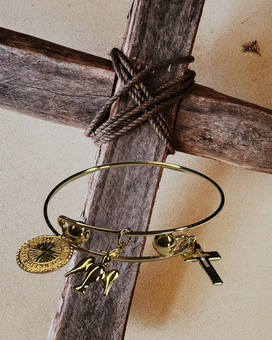 Adjustable Bracelets with Charms - Various Style Color and Design Charm Bracelets with free shipping.